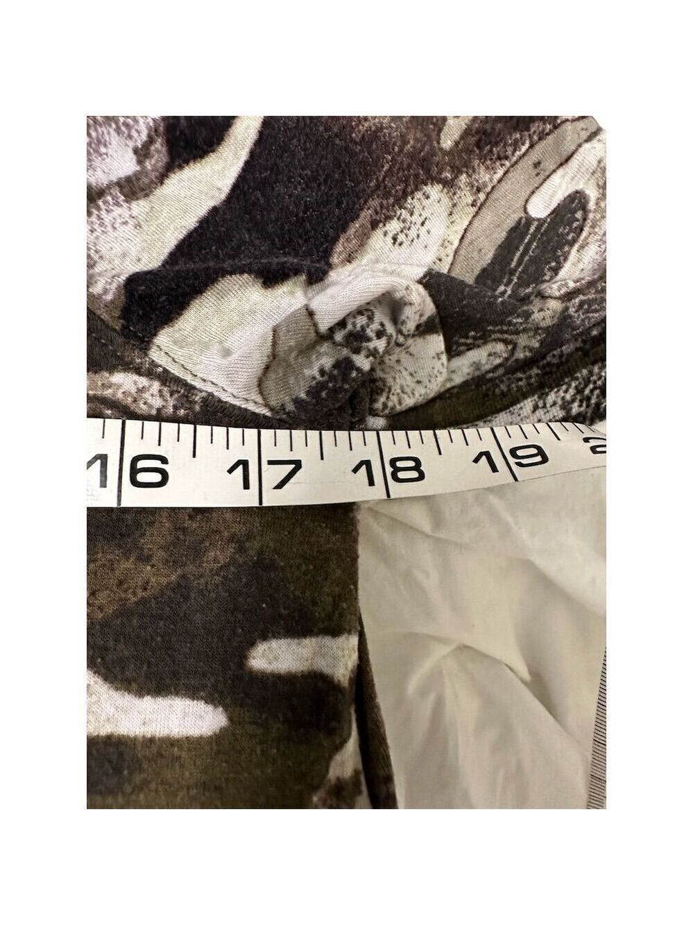 Rock & Republic women’s Camo V-Neck Tee with Pocket Size S - Picture 5 of 7